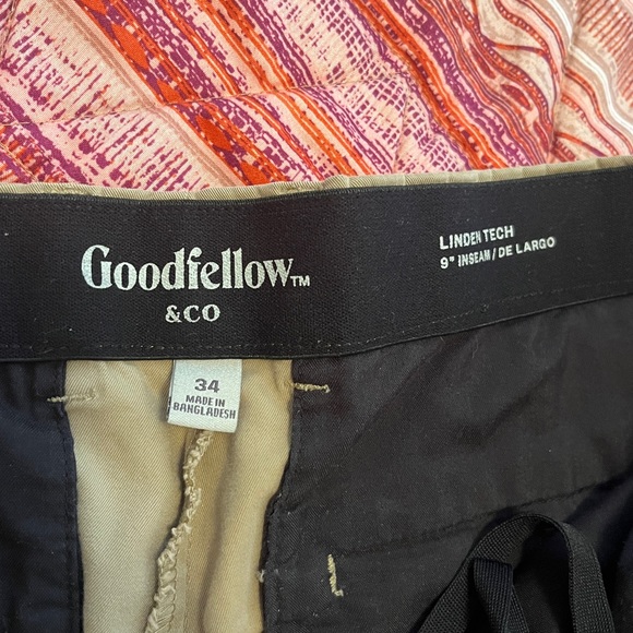 Goodfellow & Co Mens 9” Inseam Khaki Shorts - Picture 3 of 6